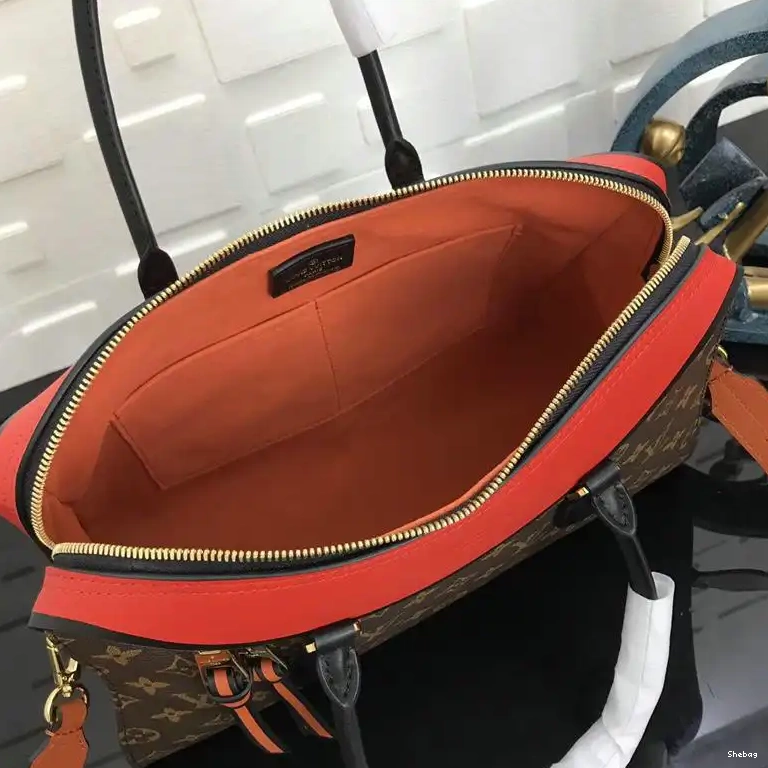 LV 19T1L0331 Bags 0807